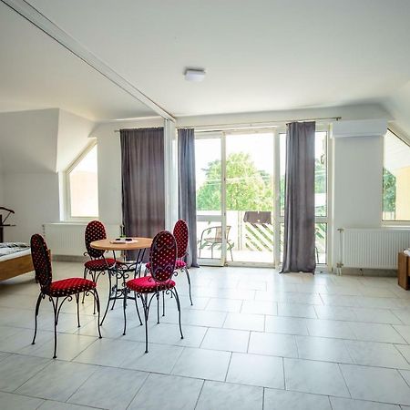 Teraszos Vendeghaz Apartment Кестели Екстериор снимка
