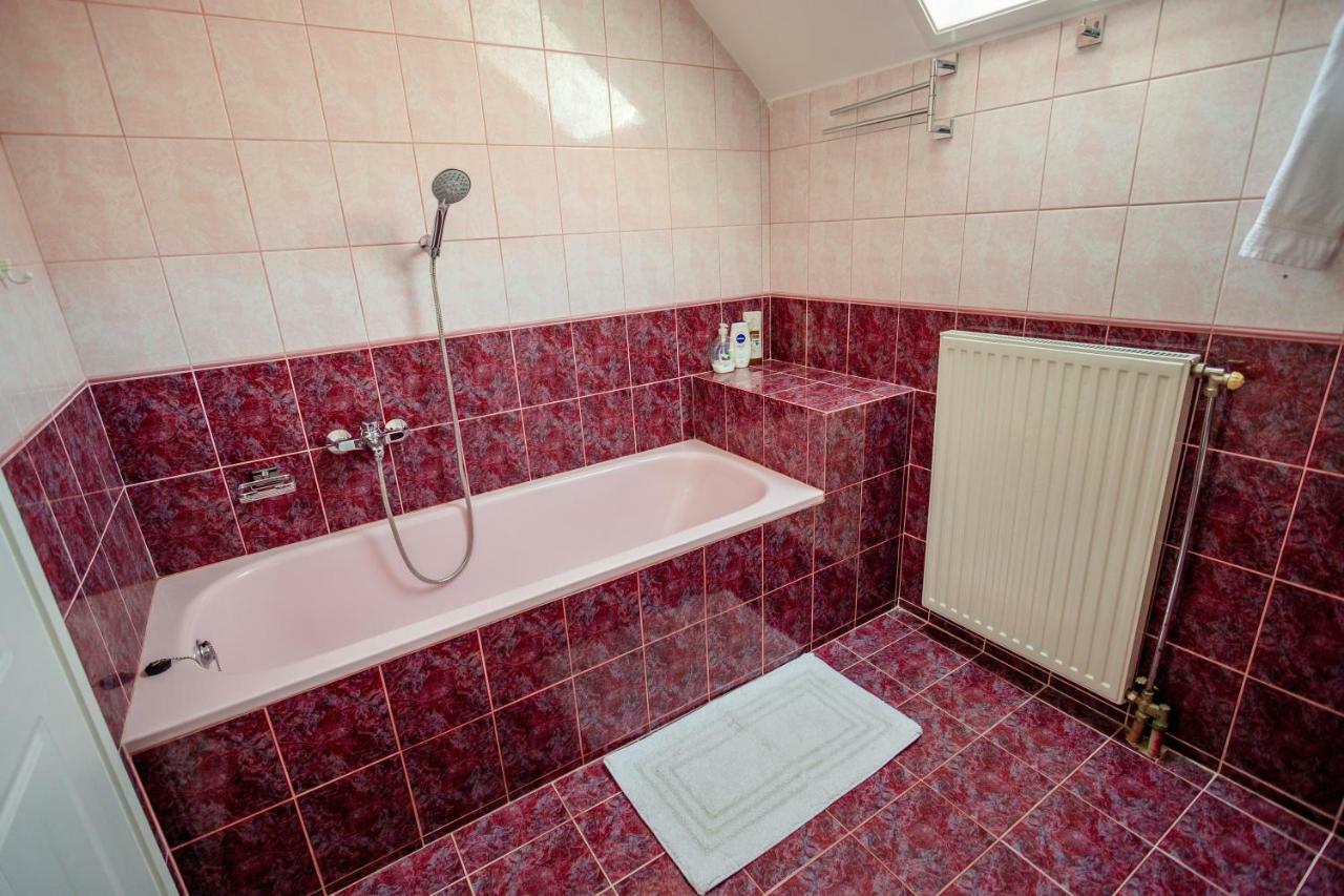 Teraszos Vendeghaz Apartment Кестели Екстериор снимка
